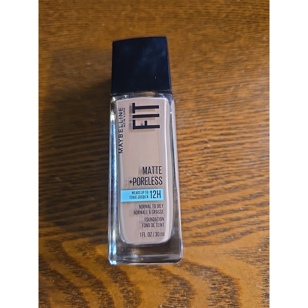 Maybelline Fit Me Matte + Poreless Foundation 242 Light Honey‎ 1oz